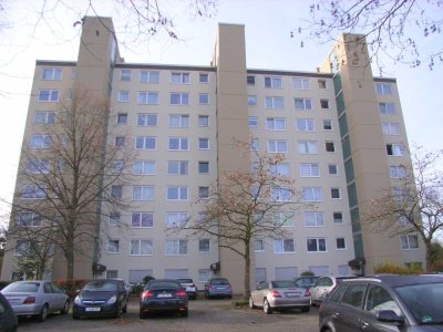 2 ZW-Nähe Hessen Center, Modernisiert, Anfragen nur per E-Mail!!!