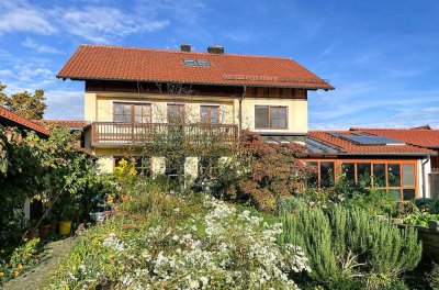 Familienfreundliches Einfamilienhaus mit großzügiger Wohnfläche und großem Garten, ohne Provision