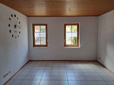 Charmante 2-Zimmer-Wohnung – mit PKW-Stellplatz & Einbauküche