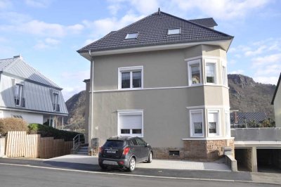 Freundliche und neuwertige 3 Raum-EG-Wohnung mit Terrasse, in Bad Münster am Stein / Ebernburg