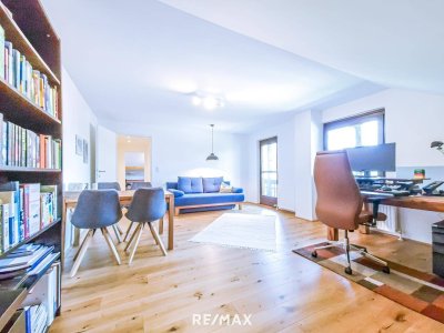 Hochwertig renovierte 2-Zimmer-Wohnung in Igls mit atemberaubenden Ausblick vom gewaltigem Balkon!
