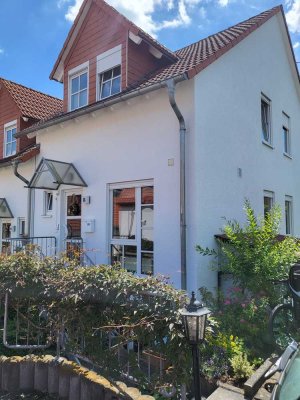 Reihenendhaus mit 2 Außenstellplätzen im Zentrum von 
Wiesbaden-Breckenheim