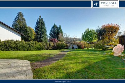 Einfamilienhaus mit zusätzlichem Baurecht auf großem Parkgrundstück - mit Panoramaaussicht - mit gro