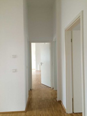 Freundliche 3,5-Zimmer-Penthouse-Wohnung mit Balkon und EBK in Crailsheim