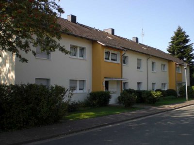 Helle Rentnerwohnung mit Balkon im EG mit WBS