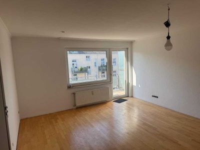 Zentral, Top Lage, gut geschnittene 2-Zimmerwohnung mit Südbalkon