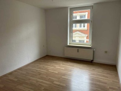 2 Zimmer-Wohnung mit großer Küche