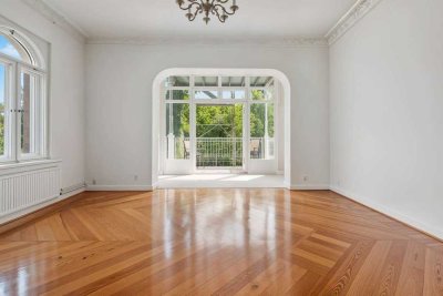 Einzigartige Maisonette-Residenz mit Sauna, Kamin ( zwei Eingänge für Wohnen und Gewerbe)