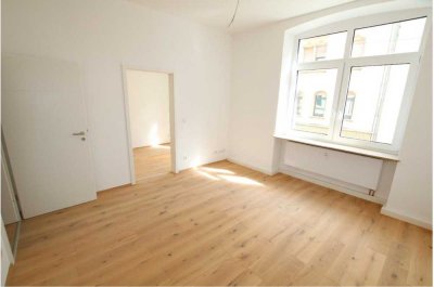 Erstbezug nach Kernsanierung mit Balkon: stilvolle 2-Zimmer-Wohnung in Koblenz-Süd