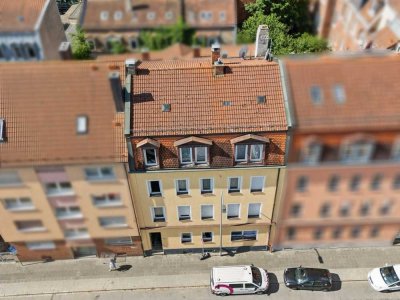 Aufgeteiltes und modernisiertes Mehrfamilienhaus mit erhöhter AfA-Chance in Nürnberg-Bärenschanze