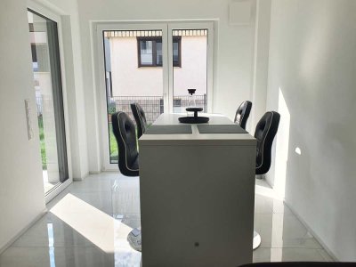 EXKLUSIVE 2-Zimmer-EG-Wohnung/EBK/Balkon+Garten in Crailsheim