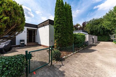 Stilvoller Bungalow in Puchheim –  Garten, Tiefgarage und Außenstellplatz + Wohnkeller