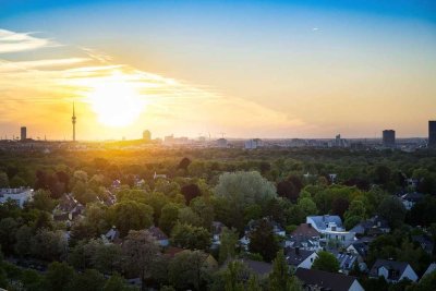 Nikolaus-Open House im Penthouse über Bogenhaus. Saniertes Architekten-Loft mit Town- & Alpenblick.