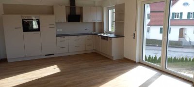 Attraktive und neuwertige 3-Raum-Wohnung mit gehobener Innenausstattung mit EBK in Neuburg