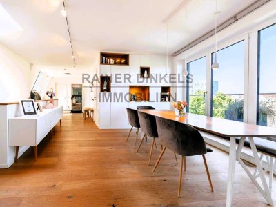 Exquisite Top Floor Living – Experience Hamburg at Its Most Refined!