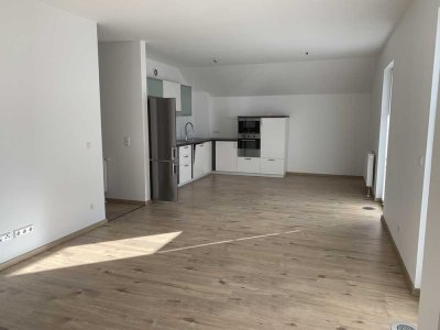 Moderne 3 Zimmerwohnung mit Balkon