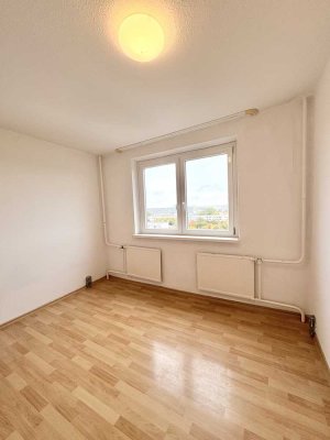 2-Zimmer-Wohnung: Eigener Rückzugsort mit guter Anbindung / 2-room apartment: Your own private