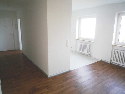 Wittenbergstr. 6, 6 L - Großzügige Dreizimmerwohnung mit Loggia