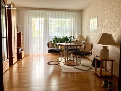 Neuer Preis - 3 getrennte Zimmer mit großer Loggia zum Innenhof
