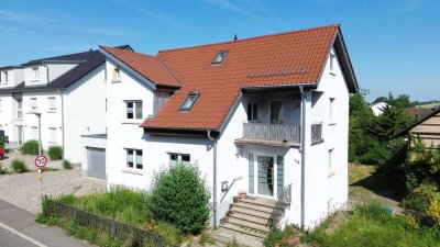 Modernisiertes Familienhaus mit Traumterrasse & Gartenidylle – Willkommen in Gemmingen!