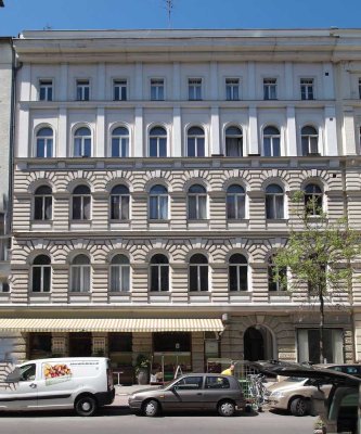 Modernisierte, möblierte 2 Zimmer Wohnung im Stuckaltbau   verkehrsgünstig