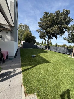 Reiheneckhaus mit 5,5 Zi., EBK, Keller & Großer Garten