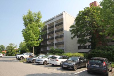 Freies Apartment mit Balkon in ruhiger Lage