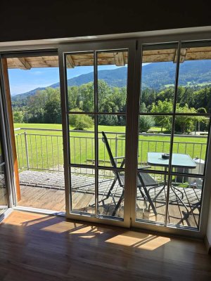 Lichtdurchflutete Loft-Wohnung mit Balkon, Garten & Stellplatz im Grünen