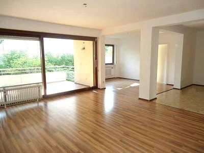 Provisionsfrei!!!  4-Zimmer-Hochparterre-Wohnung mit schönem West-Balkon und EBK in Dossenheim
