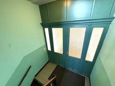 Oststadt-Altbau-Charme: 7-Zimmer, Küche, Bad+GästeWC