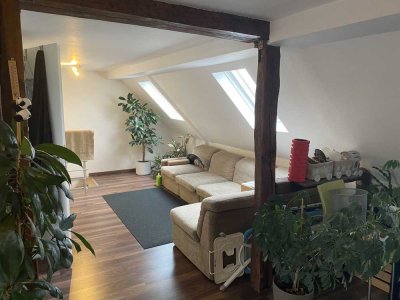 Modernisierte Wohnung mit drei Zimmern sowie Balkon und Einbauküche in Kaiserslautern