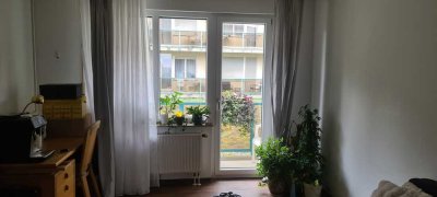 Möblierte und helle 2-Zimmer Wohnung in Erlangen-Bruck mit 2 Stellplätzen in der Tiefgarage