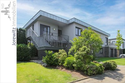 Top-Lage Sieker-Schweiz: Bungalow mit Einliegerwohnung, Doppelgarage und schönem Gartengrundstück