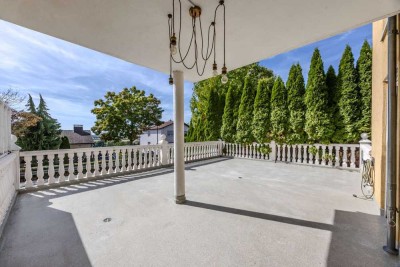 Schicke Maisonette-Wohnung mit sehr großer Sonnenterrasse und 2 Stellplätzen!