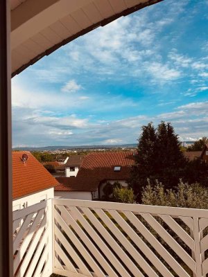 Attraktive 2-Zimmer-Dachgeschosswohnung mit Fernblick