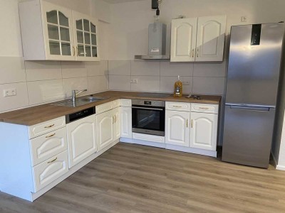 Komfortable 3,5-Zi.-Wohnung mit EBK & Aufzug in renoviertem Zustand - ideal für Senioren