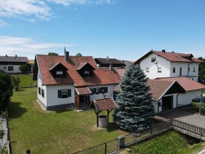 Charmantes Einfamilienhaus mit großem Garten in Mengkofen