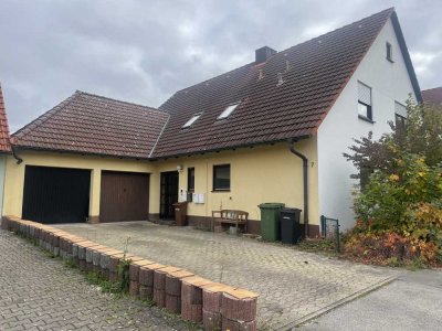 Großzügige 105 m² Erdgeschosswohnung mit Garten & Balkon – renovierungsbedürftiges Schmuckstück