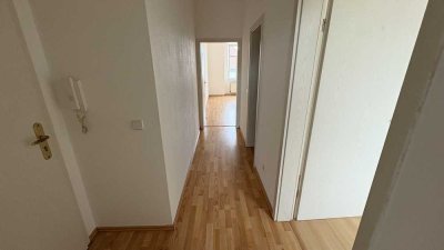 Helle 2-Raum-Wohnung mit Balkon