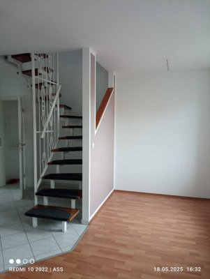 Hier macht Treppensteigen Spaß! - 2-Raum-Maisonette mit EBK sucht nette Mieter