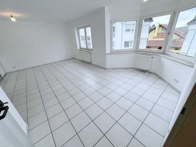 Helle 1-Zi-Whg. 35 m², Renov. 2025, Stellplatz+Keller zentral & grün