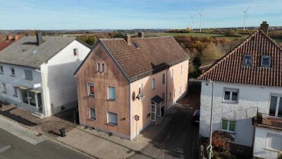 +++Großzügiges 3-Familienhaus mit Garage, Garten und Stellplätzen+++