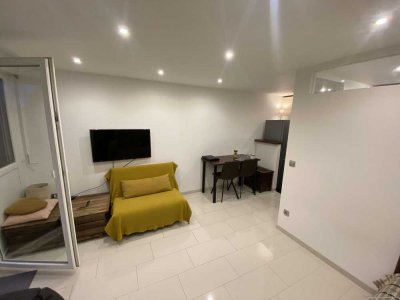 + Hochwertig renovierte Wohnung +