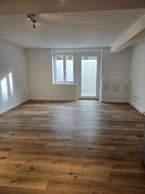 Top 3 Zimmer Wohnung, Neubau von 2023, nur Minuten von Würzburg entfernt