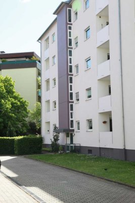Schöne 3-Zimmer-Wohnung mit 2 Balkonen und EBK in Speyer