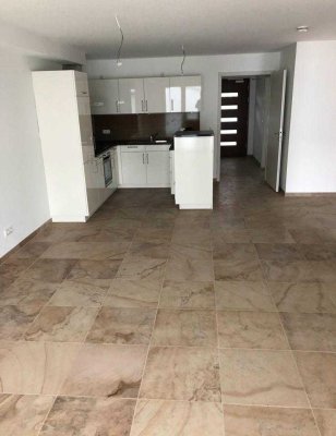 Attraktive 2,5-Zi.-Wohnung mit EBK & Balkon