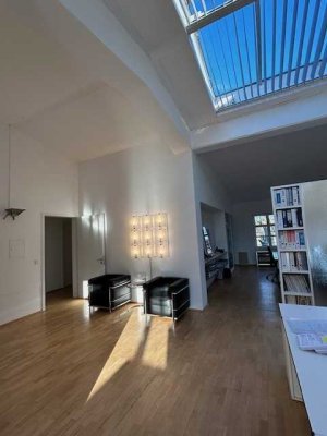 echtes Loft in ehem. Fabrik mit Balkon, Garage + Stellplatz im Szeneviertel Flingern