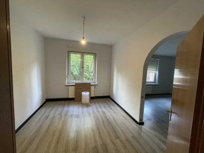 4,5-Zimmer-Wohnung mit Balkon und neuwertigem Bad in Gladbeck