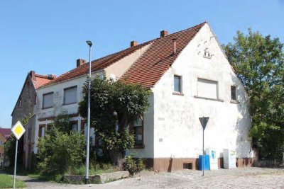 ruinöses Wohnhaus in Etgersleben; Mindestgebot 4.000 €; Einzelheiten siehe Exposee!