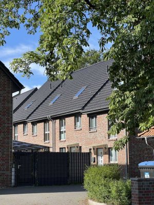Großburgwedel: Exzellentes RM-Stadthaus mit viel Platz auf 3 Etagen in bester Lage & PKW-Garage !!